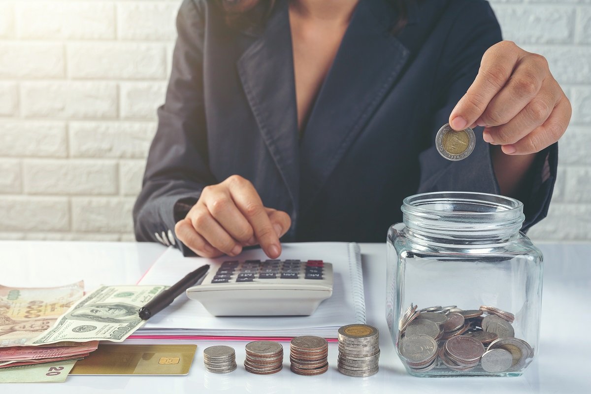 Save Money on a Tight Budget Without Feeling 